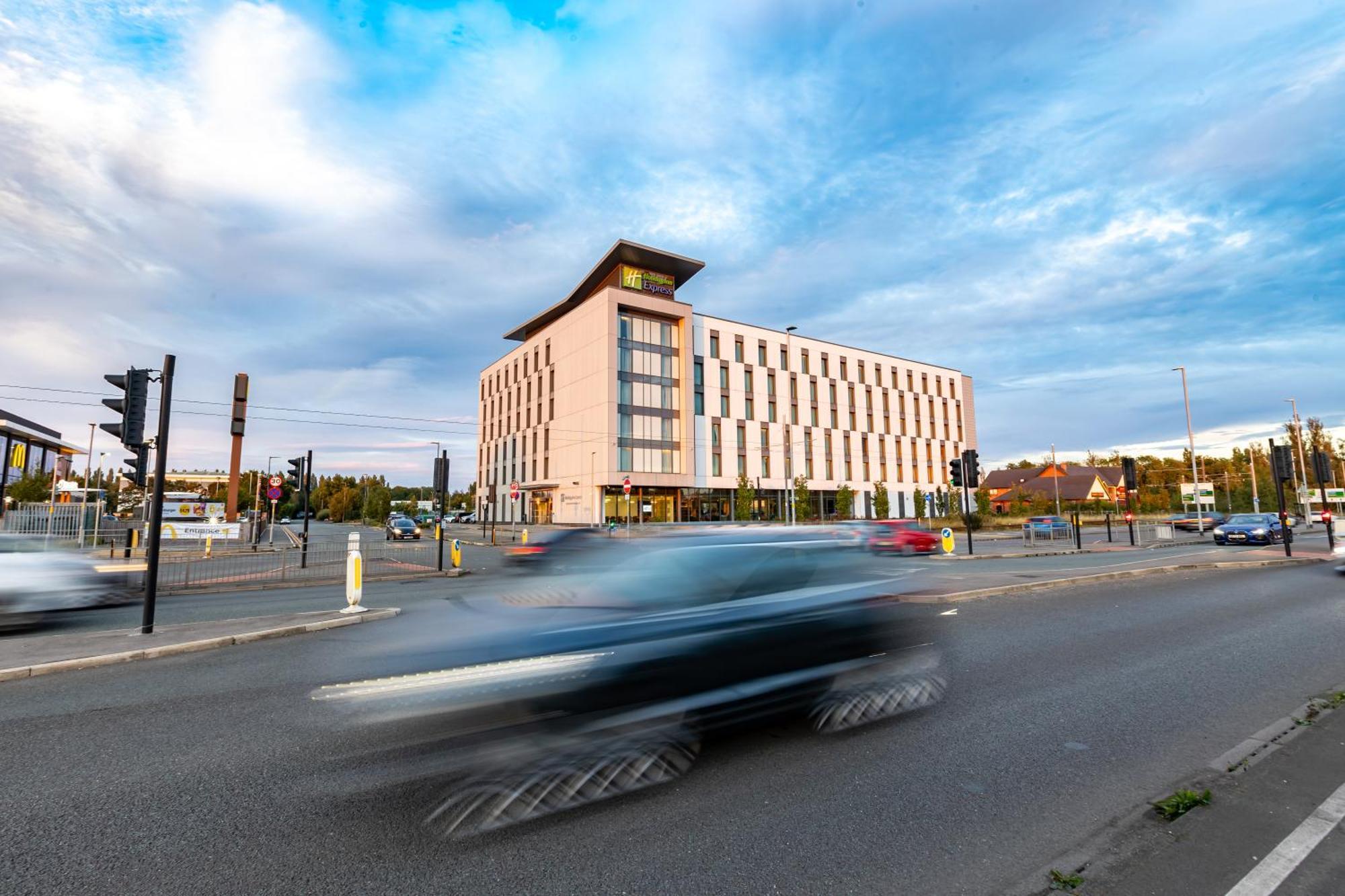 Holiday Inn Express - Manchester - Traffordcity By Ihg Urmston Exterior photo